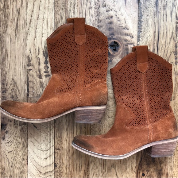 Suede BCBG Short Booties BOHO - Picture 3 of 8